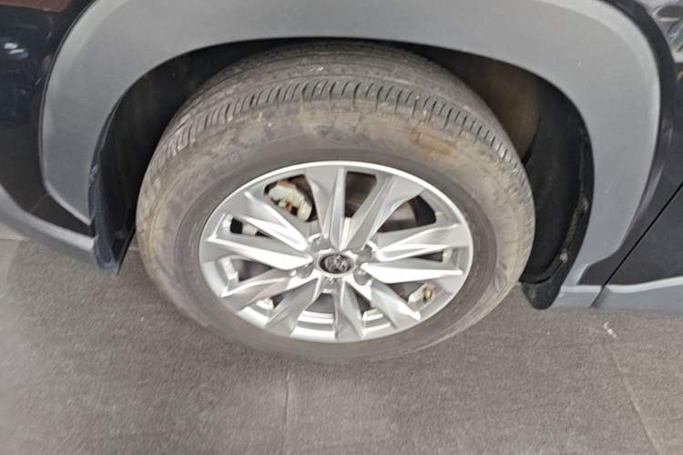 Used Toyota Corolla Cross 2023 Dual-Motor 2.0L Pioneer Edition Left Front Wheel Hub
