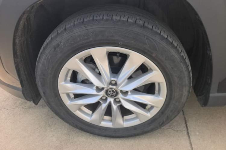 Used Toyota Corolla Cross 2023 2.0L Pioneer Edition Left Front Wheel Hub