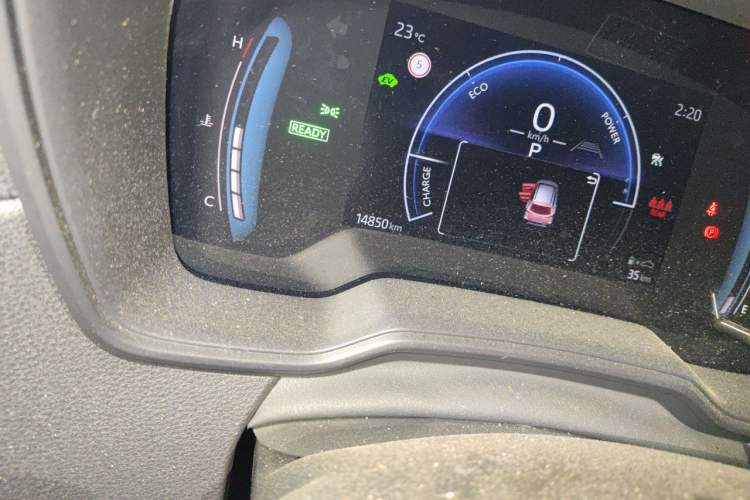 Used Toyota Corolla Cross 2023 Dual-Motor 2.0L Pioneer Edition Odometer Close Up