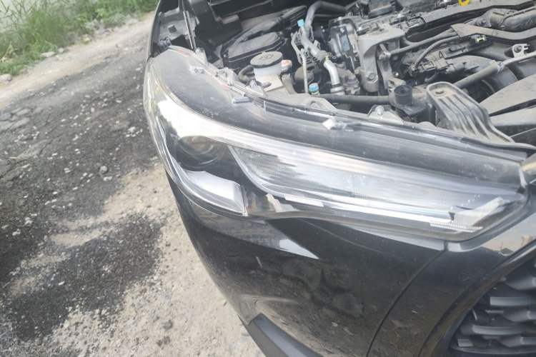 Used Toyota Corolla Cross 2023 2.0L Pioneer Edition Right Front Headlight