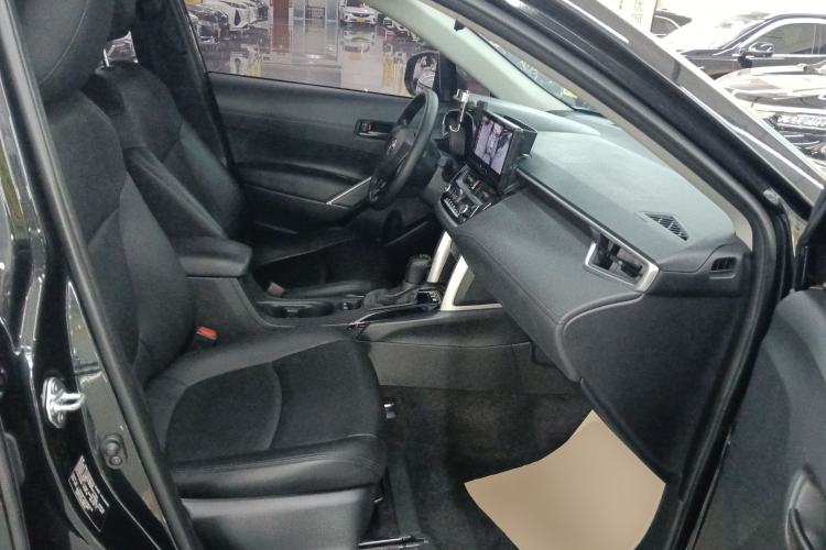 Used Toyota Corolla Cross 2023 Dual-Motor 2.0L Elite Edition Right Front Seat