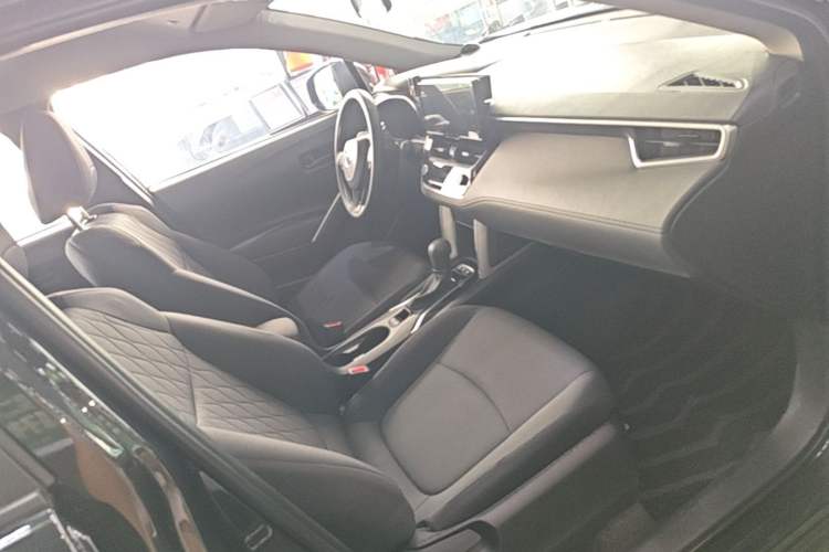 Used Toyota Corolla Cross 2023 Dual-Motor 2.0L Pioneer Edition Right Front Seat