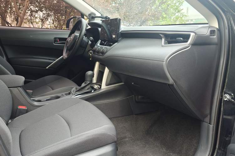 Used Toyota Corolla Cross 2023 2.0L Pioneer Edition Right Front Seat