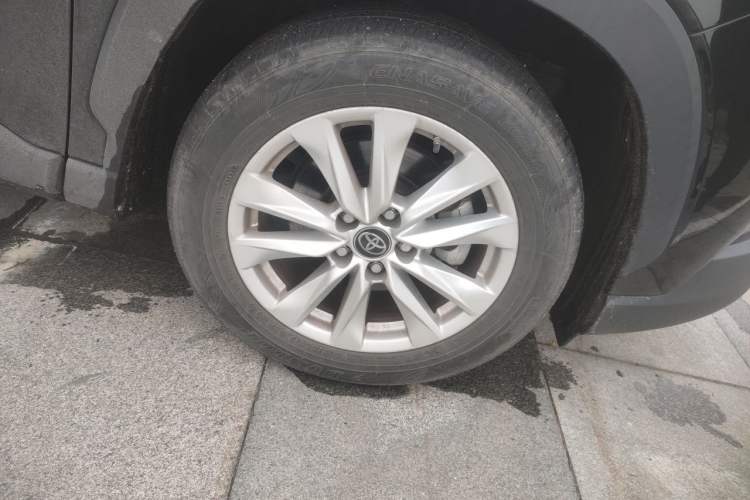 Used Toyota Corolla Cross 2023 Dual-Motor 2.0L Elite Edition Right Front Wheel Hub