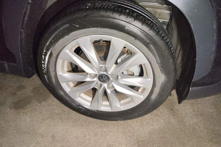 Used Toyota Corolla Cross 2023 Dual-Motor 2.0L Pioneer Edition Right Front Wheel Hub