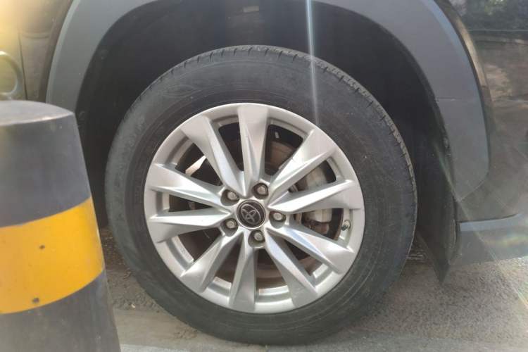 Used Toyota Corolla Cross 2023 2.0L Elite Edition Right Front Wheel Hub