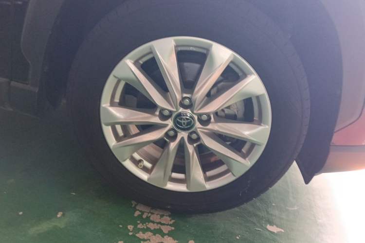 Used Toyota Corolla Cross 2023 2.0L Elite Edition Right Front Wheel Hub