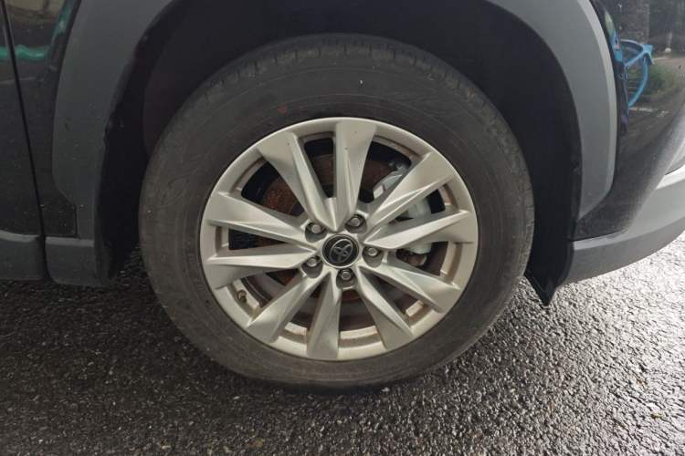 Used Toyota Corolla Cross 2023 2.0L Elite Edition Right Front Wheel Hub