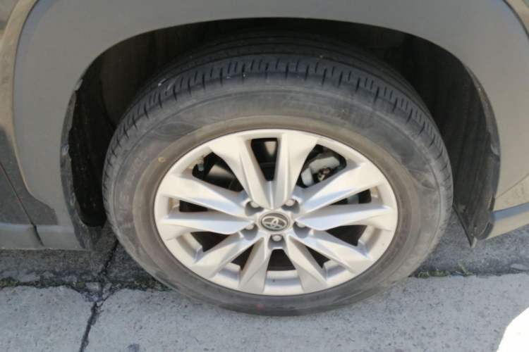Used Toyota Corolla Cross 2023 2.0L Elite Edition Right Front Wheel Hub