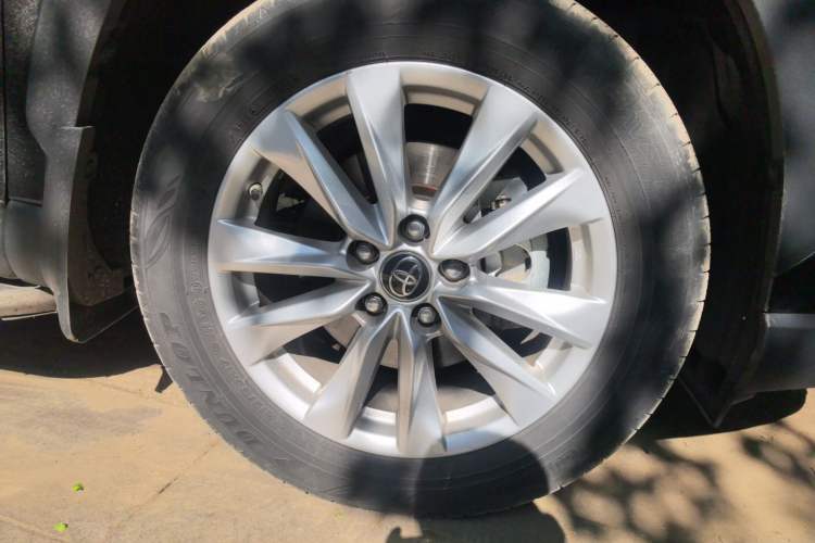 Used Toyota Corolla Cross 2023 Dual-Motor 2.0L Pioneer Edition Right Front Wheel Hub