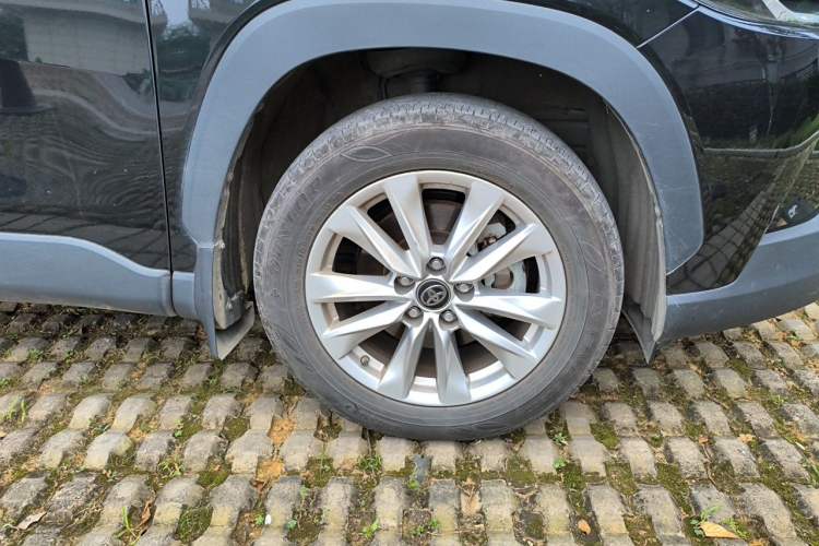 Used Toyota Corolla Cross 2023 2.0L Elite Edition Right Front Wheel Hub