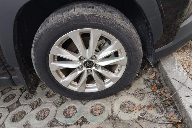 Used Toyota Corolla Cross 2023 2.0L Elite Edition Right Front Wheel Hub