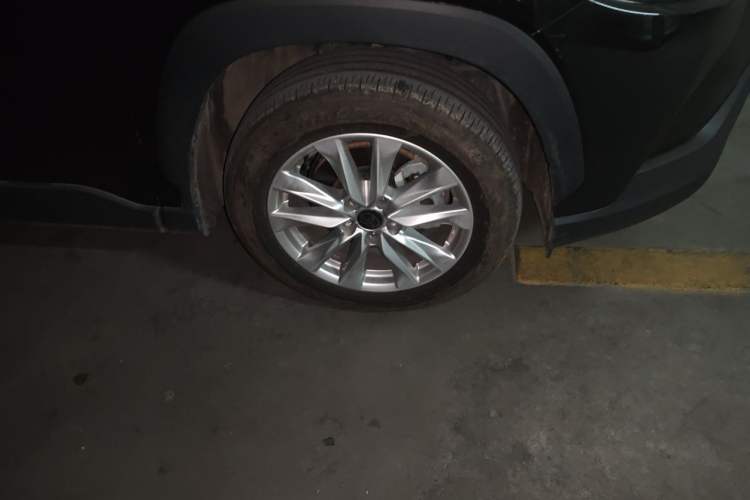 Used Toyota Corolla Cross 2023 2.0L Elite Edition Right Front Wheel Hub