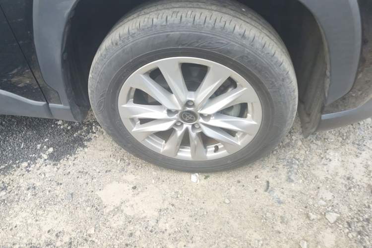 Used Toyota Corolla Cross 2023 2.0L Pioneer Edition Right Front Wheel Hub