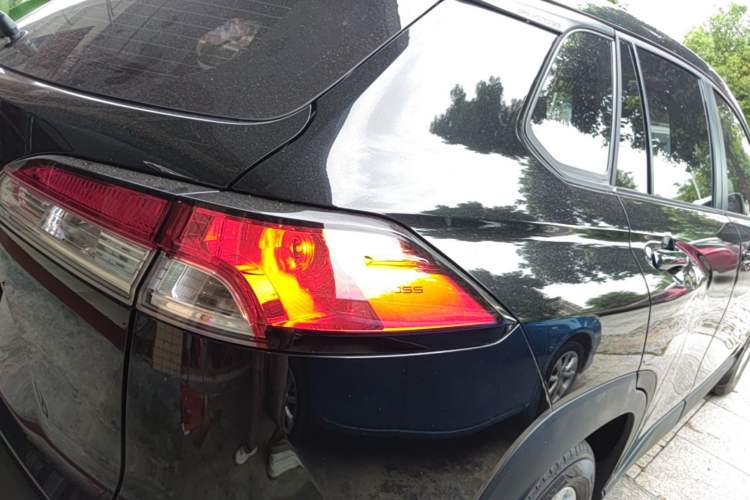 Used Toyota Corolla Cross 2023 2.0L Pioneer Edition Right Rear Taillight