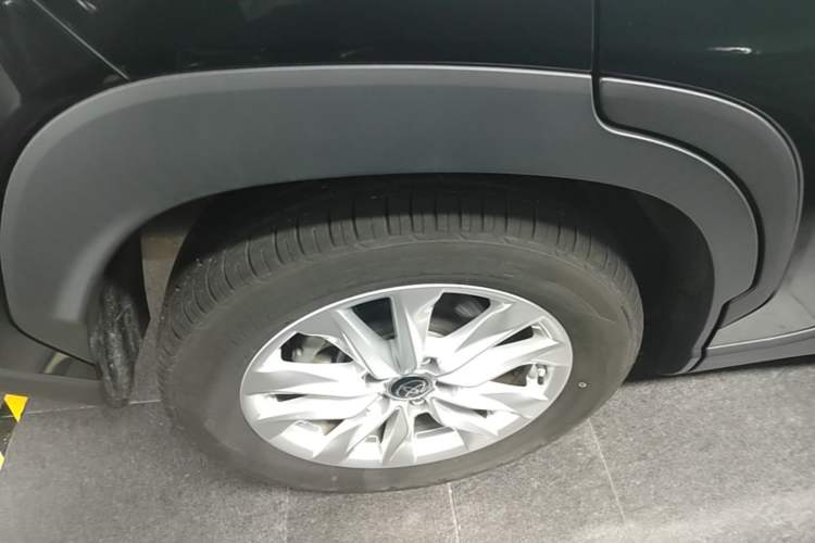 Used Toyota Corolla Cross 2023 2.0L Pioneer Edition Right Rear Wheel Hub