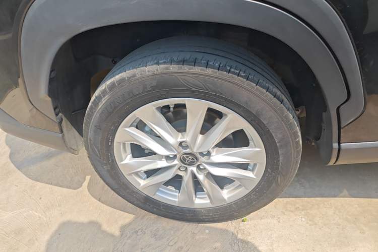 Used Toyota Corolla Cross 2023 2.0L Elite Edition Right Rear Wheel Hub