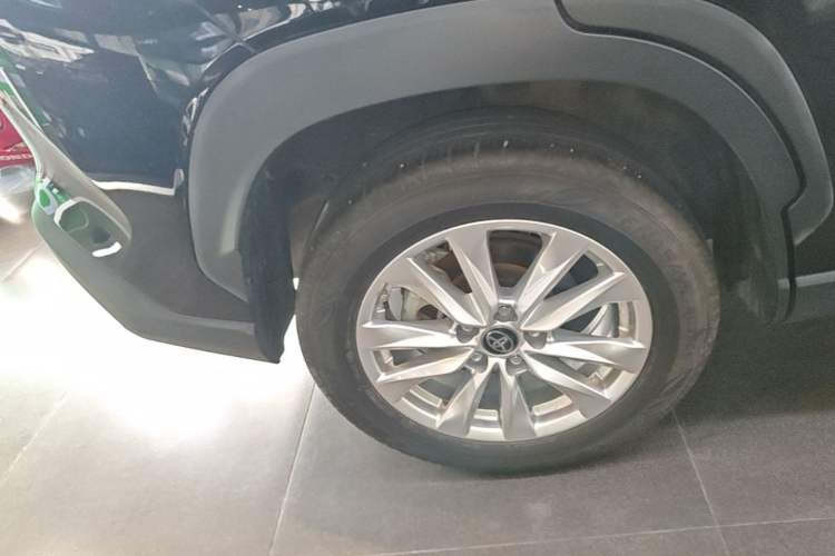Used Toyota Corolla Cross 2023 Dual-Motor 2.0L Pioneer Edition Right Rear Wheel Hub