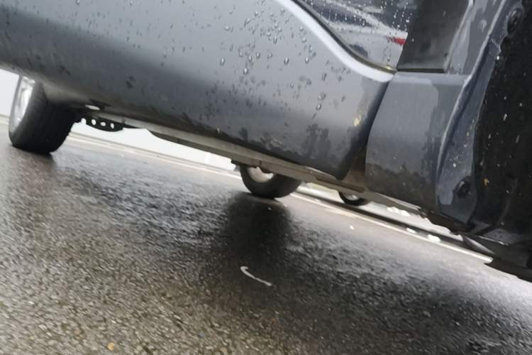 Used Toyota Corolla Cross 2023 Dual-Motor 2.0L Pioneer Edition Right Side Sill