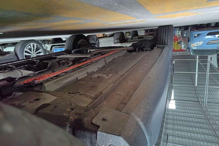 Used Toyota Corolla Cross 2023 Dual-Motor 2.0L Elite Edition Right Side Sill