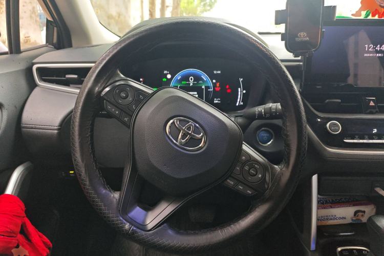 Used Toyota Corolla Cross 2023 Dual-Motor 2.0L Elite Edition Steering Wheel
