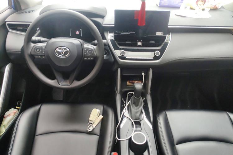 Used Toyota Corolla Cross 2023 2.0L Luxury Edition Center Console