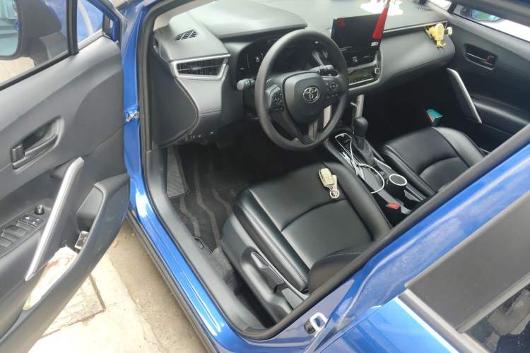 Used Toyota Corolla Cross 2023 2.0L Luxury Edition Driver Seat