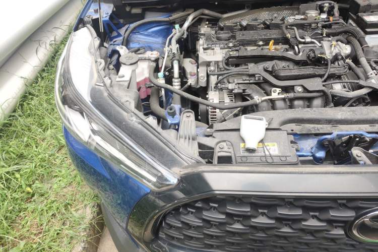 Used Toyota Corolla Cross 2023 2.0L Luxury Edition Engine Bay Right