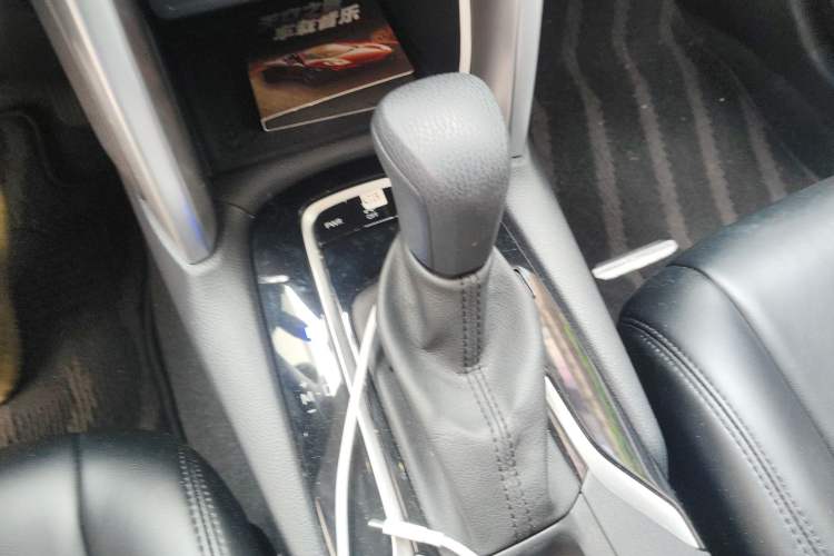 Used Toyota Corolla Cross 2023 2.0L Luxury Edition Gear Lever