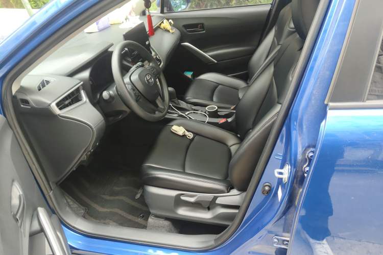 Used Toyota Corolla Cross 2023 2.0L Luxury Edition Left Front Seat