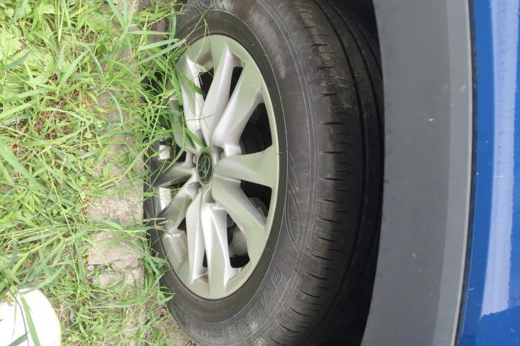 Used Toyota Corolla Cross 2023 2.0L Luxury Edition Right Front Wheel Hub