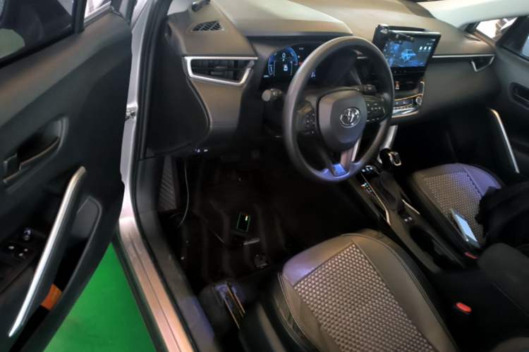 Used Toyota Corolla Cross 2023 Dual-Motor 2.0L Pioneer Edition Driver Seat