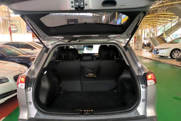 Used Toyota Corolla Cross 2023 Dual-Motor 2.0L Pioneer Edition Trunk