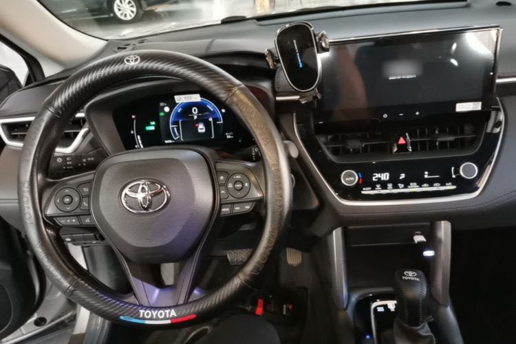 Used Toyota Corolla Cross 2023 Dual-Motor 2.0L Pioneer Edition Center Console