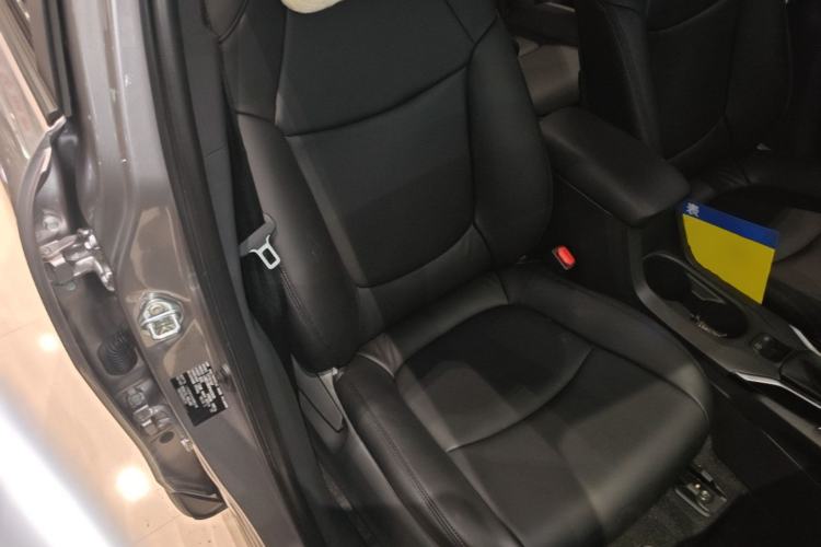 Used Toyota Corolla Cross 2023 2.0L Pioneer Edition Right Front Seat