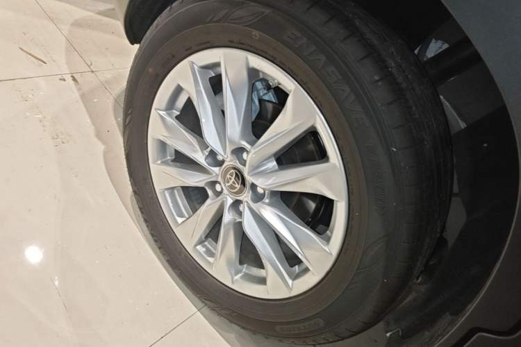 Used Toyota Corolla Cross 2023 2.0L Pioneer Edition Right Rear Wheel Hub