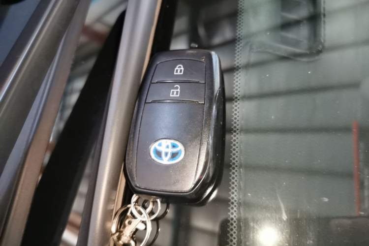 Used Toyota Corolla Cross 2023 Dual-Motor 2.0L Pioneer Edition Vehicle Key