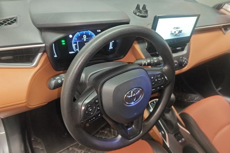 Used Toyota Corolla Cross 2023 2.0L Pioneer Edition Center Console