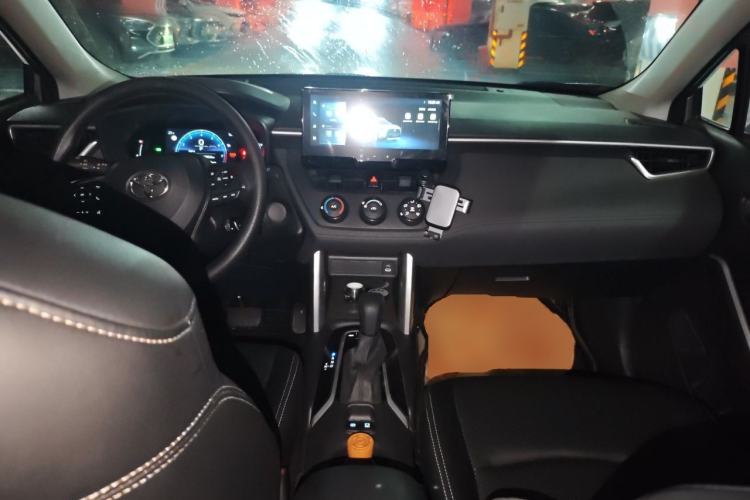Used Toyota Corolla Cross 2023 2.0L Pioneer Edition Center Console