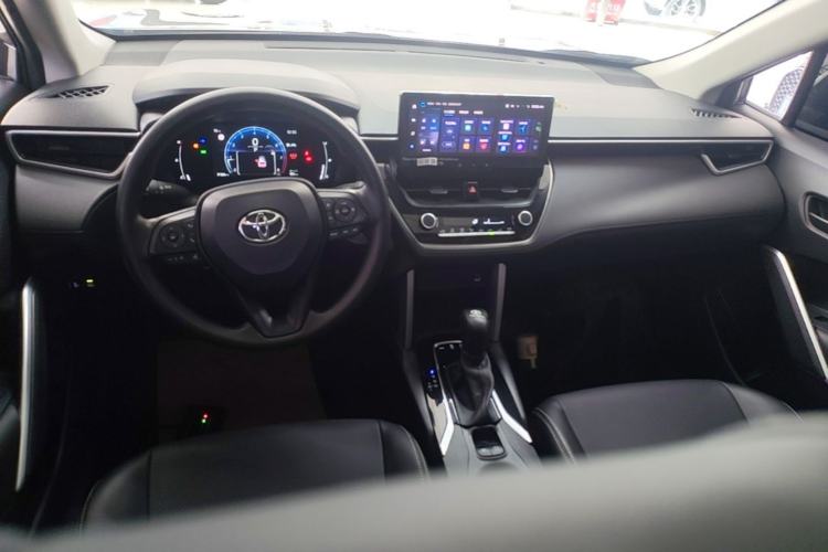 Used Toyota Corolla Cross 2023 2.0L Elite Edition Center Console