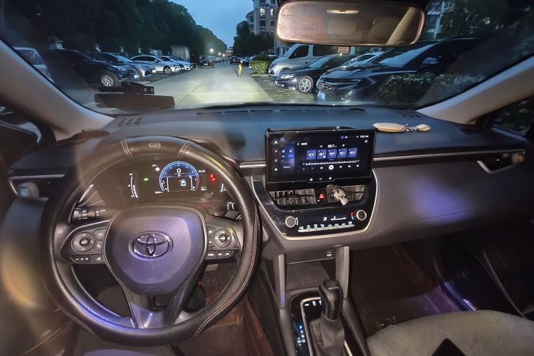 Used Toyota Corolla Cross 2023 2.0L Elite Edition Center Console