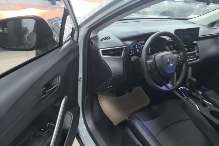 Used Toyota Corolla Cross 2023 2.0L Elite Edition Driver Seat
