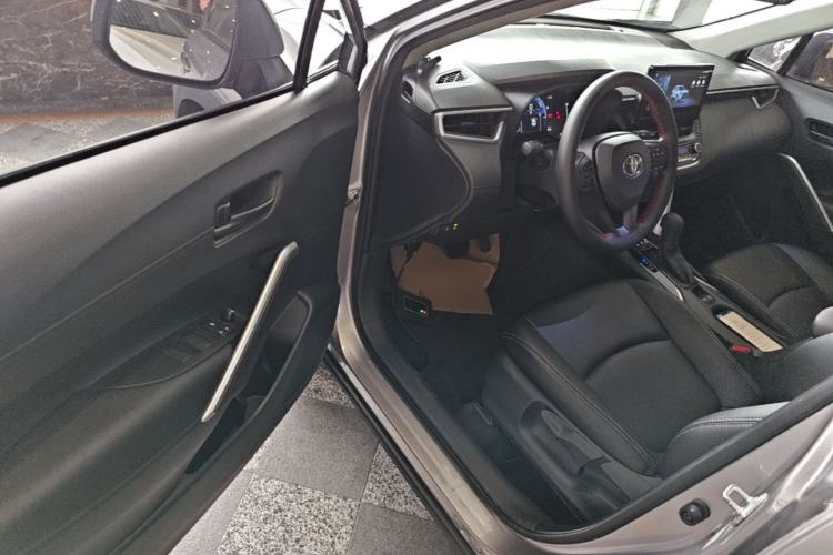 Used Toyota Corolla Cross 2023 Dual-Motor 2.0L Pioneer Edition Driver Seat