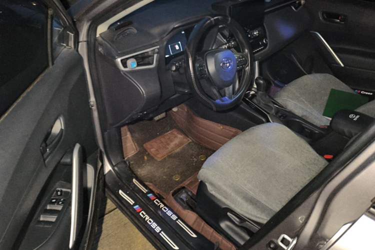 Used Toyota Corolla Cross 2023 2.0L Elite Edition Driver Seat