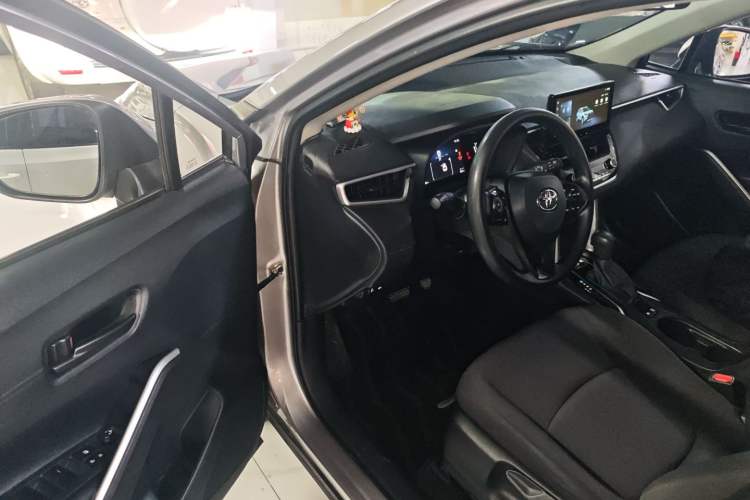 Used Toyota Corolla Cross 2023 Dual-Motor 2.0L Pioneer Edition Driver Seat
