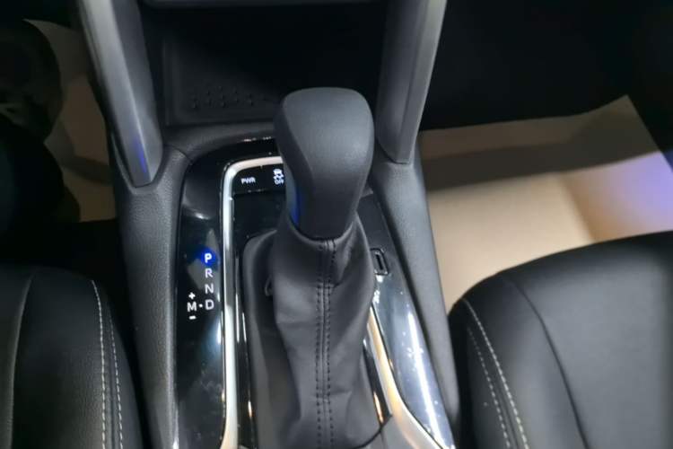 Used Toyota Corolla Cross 2023 2.0L Elite Edition Gear Lever