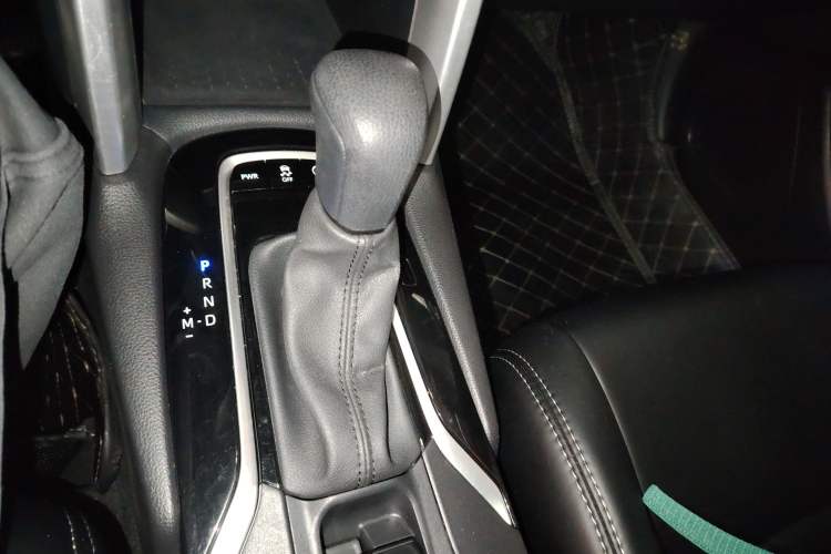 Used Toyota Corolla Cross 2023 2.0L Pioneer Edition Gear Lever