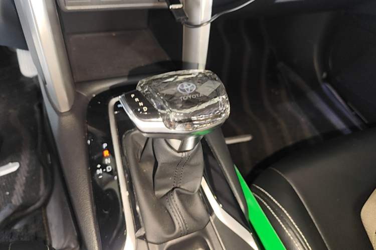 Used Toyota Corolla Cross 2023 2.0L Elite Edition Gear Lever