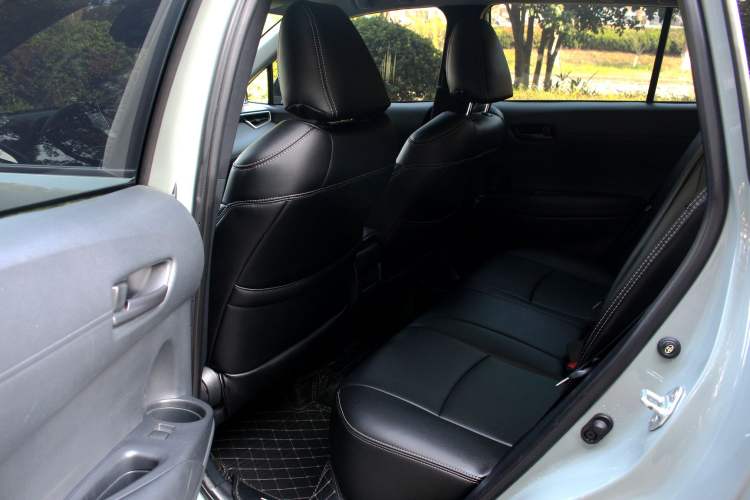 Used Toyota Corolla Cross 2023 2.0L Pioneer Edition Interior 2