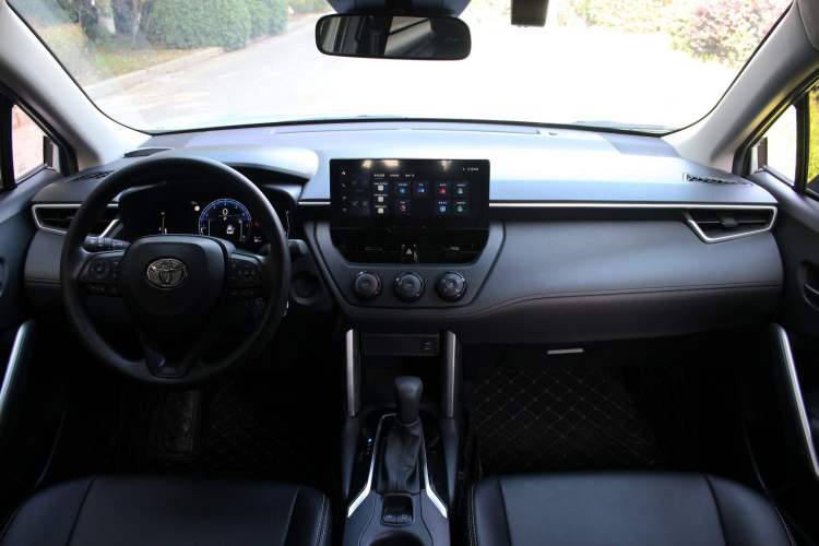 Used Toyota Corolla Cross 2023 2.0L Pioneer Edition Interior 5